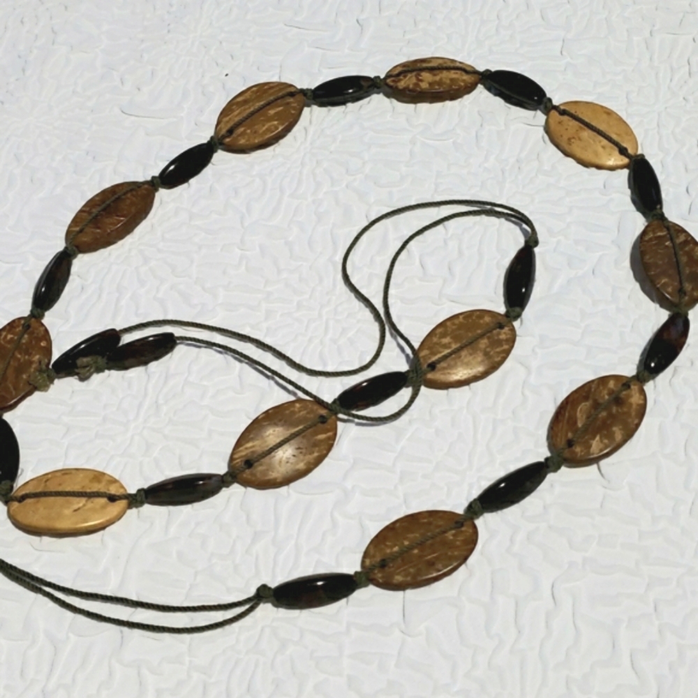 Elegant Tan and Black Beaded Belt - Picture 14 of 15
